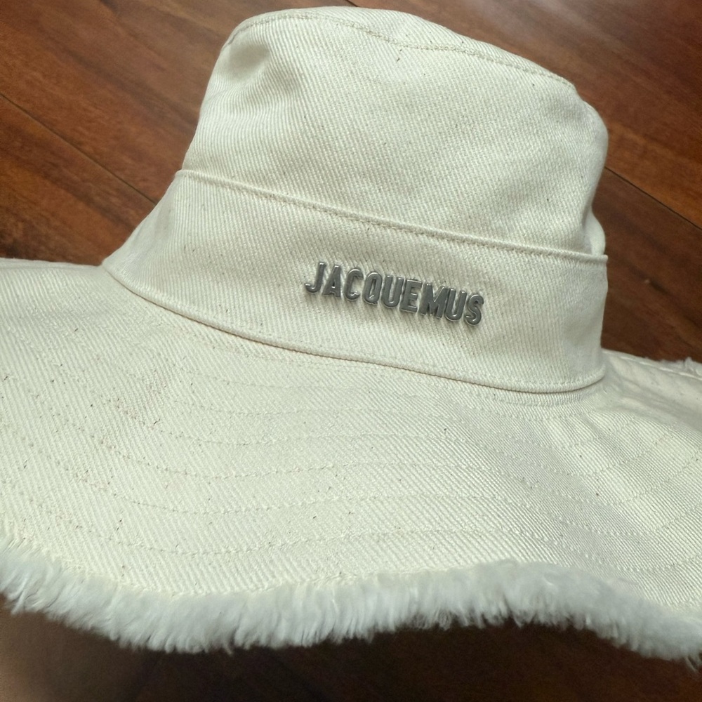 NEW Jacquemus Off-White Les Classiques 'The Artichaut' Bucket Hat